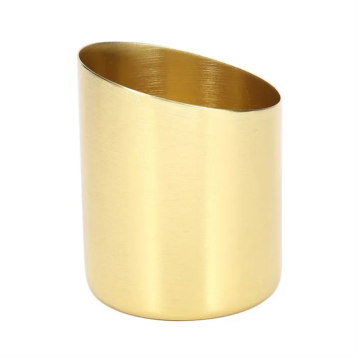 Tazza di cera in alluminio inclinato