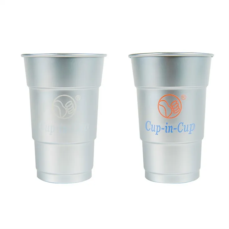 Varie forme di tazze di alluminio